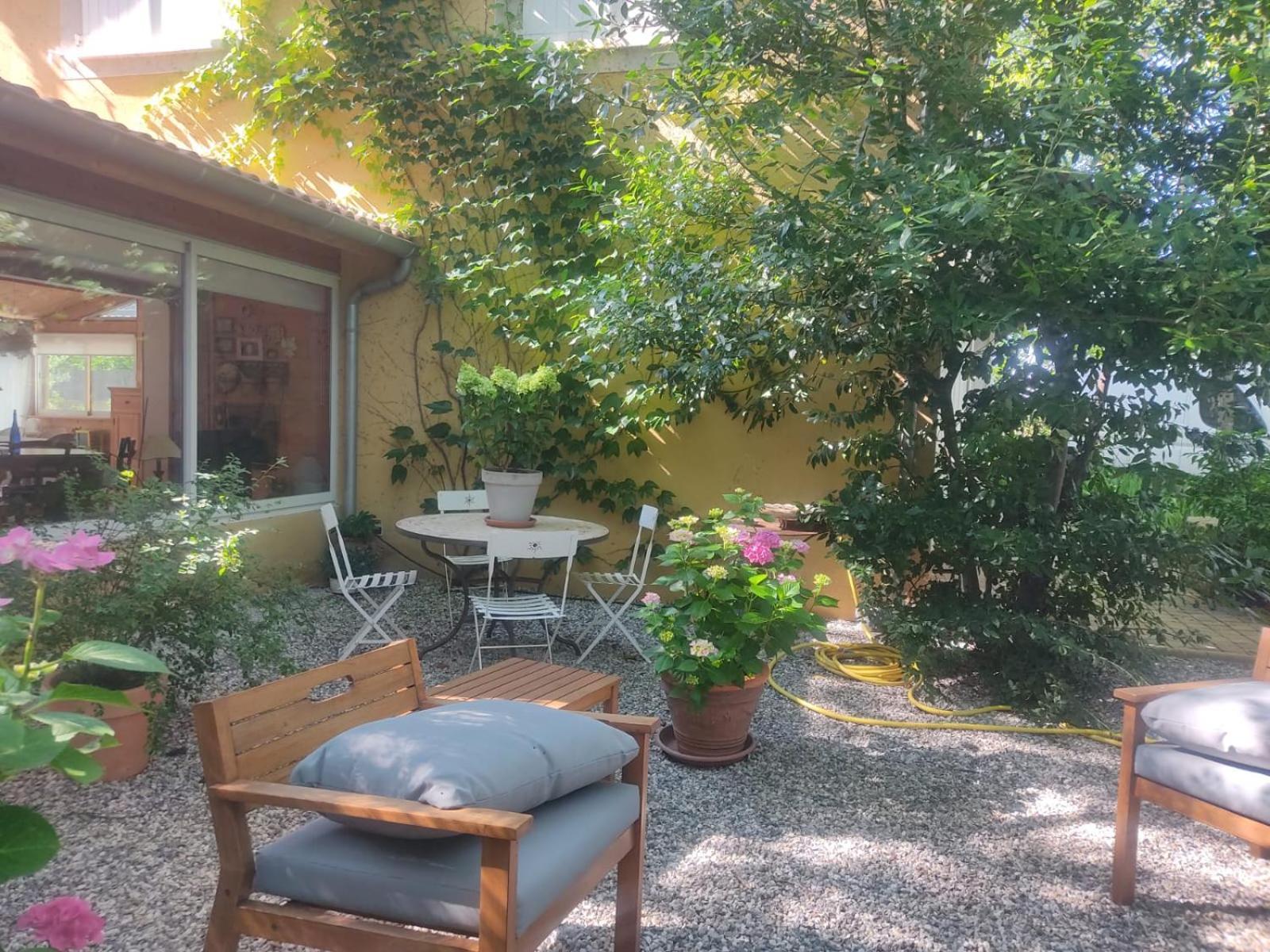 La Frenaie Bed and Breakfast Saint-Cyr-sur-le-Rhone Εξωτερικό φωτογραφία